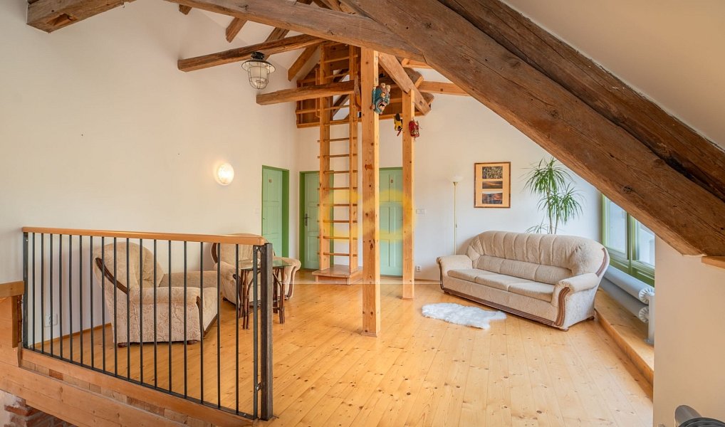 Prodej domu 590 m² s pozemkem 5 200 m², Uzeničky – náhled fotky 22