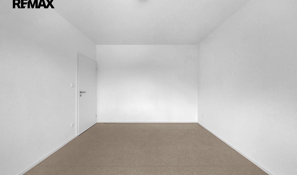 Pronájem bytu 2+1 35 m², Luštěnice – náhled fotky 3