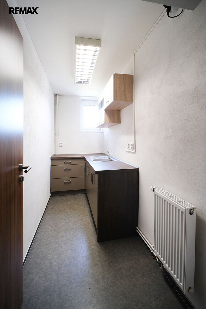Pronájem kanceláře 10 m² — photo 4