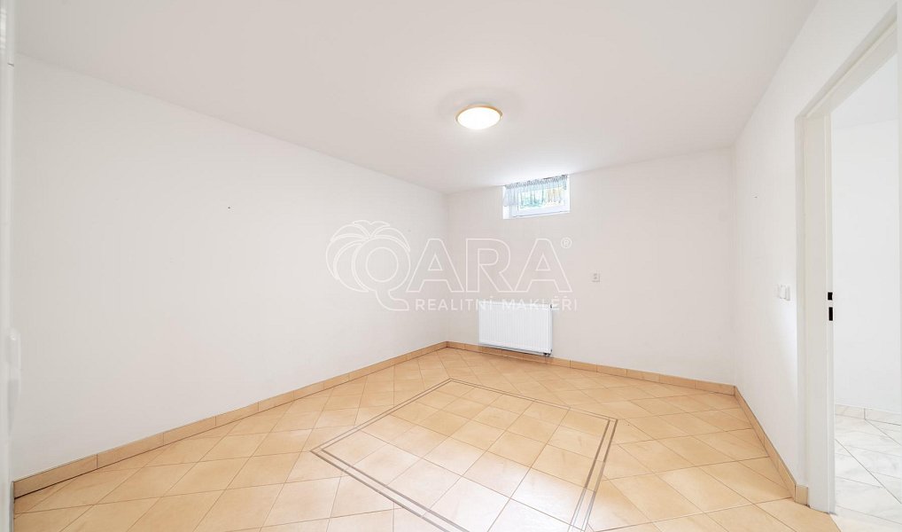 Prodej domu 384 m² s pozemkem 1 835 m², Týnec nad Labem – náhled fotky 31