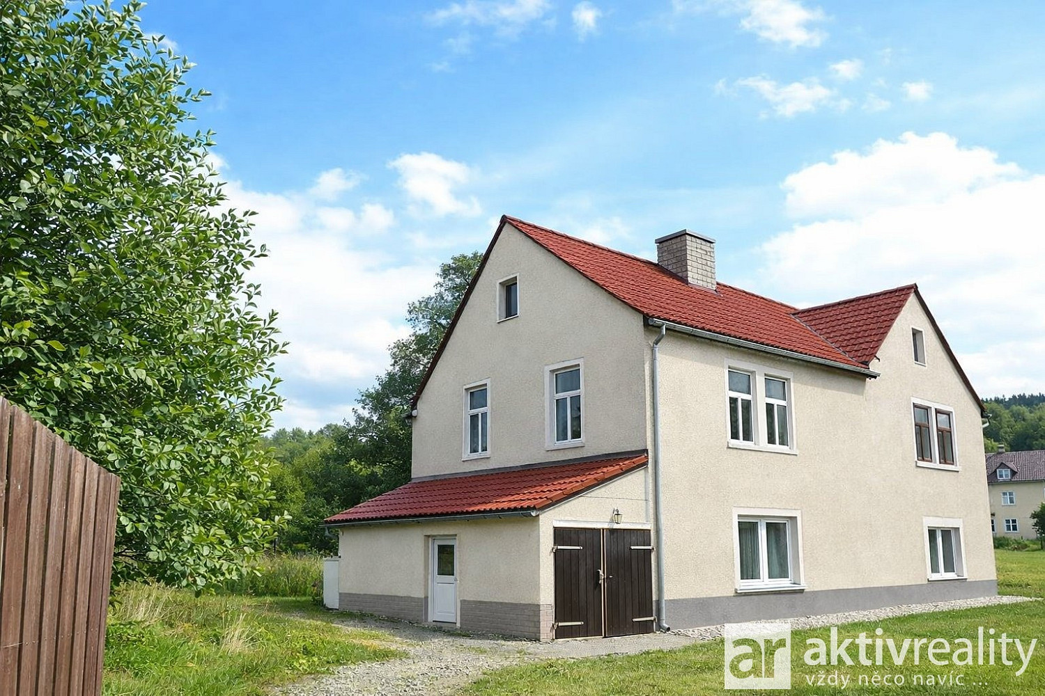 Prodej domu 195 m² s pozemkem 586 m² – fotografie 3