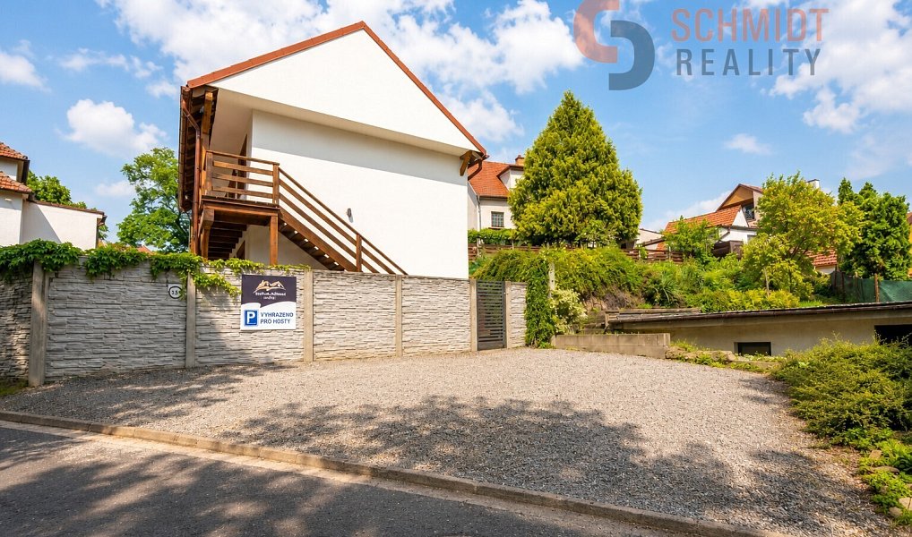 Prodej ubytovacího objektu 323 m², Bavory – náhled fotky 30