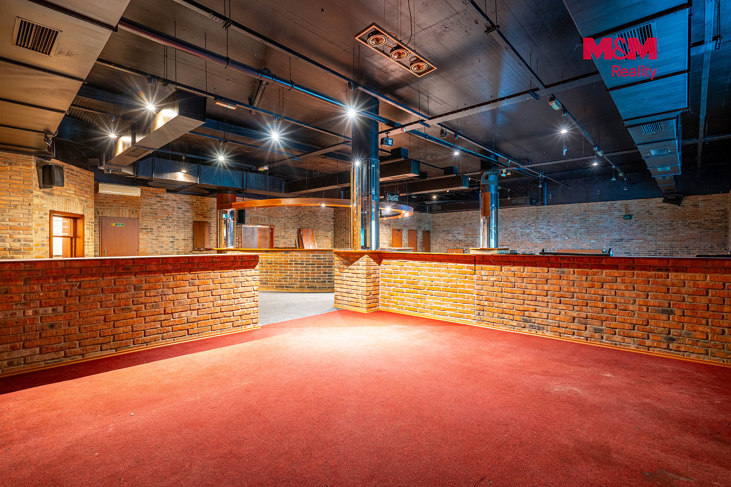 Pronájem obchodních prostor 324 m² – fotografie 3