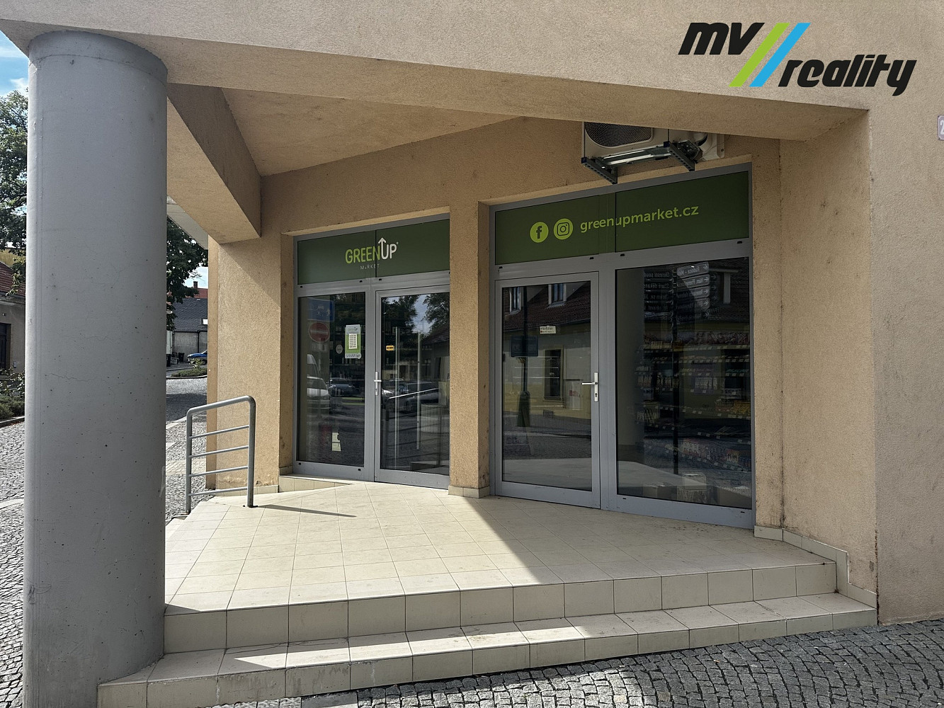 Pronájem obchodních prostor 124 m²