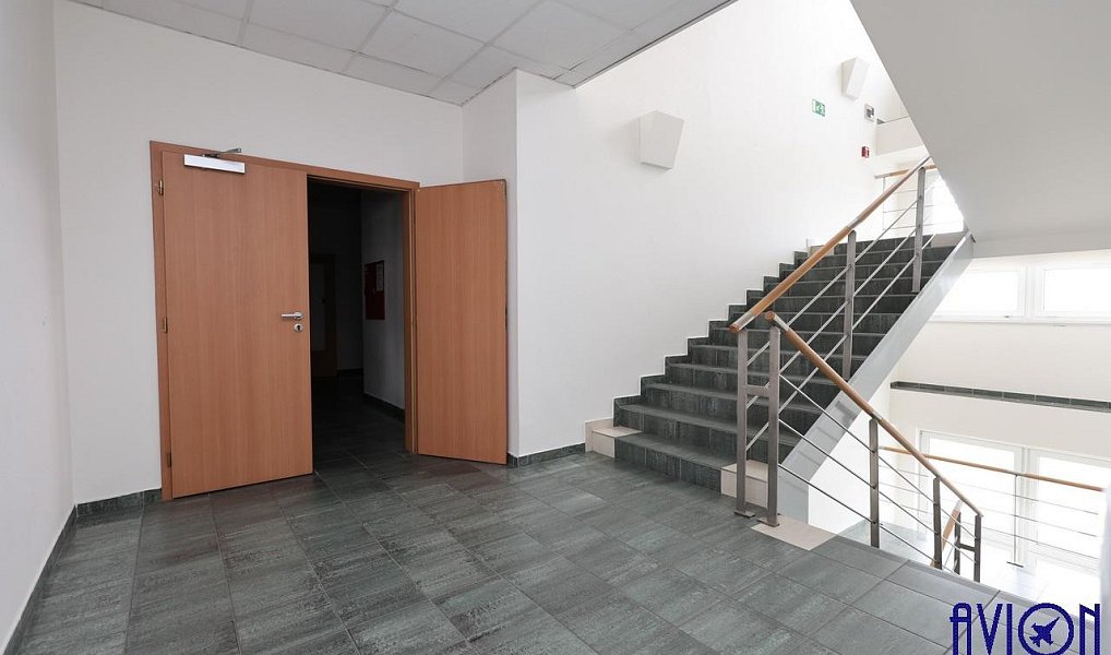 Pronájem kanceláře 400 m², Praha – náhled fotky 13