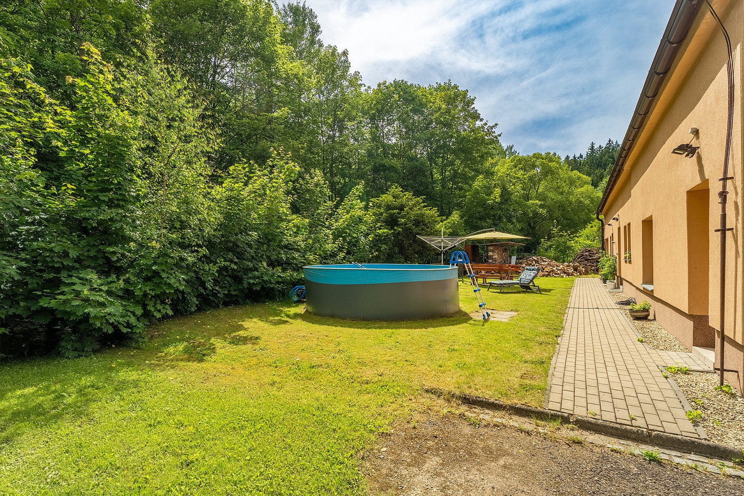 Prodej domu 178 m² s pozemkem 850 m² – fotografie 2