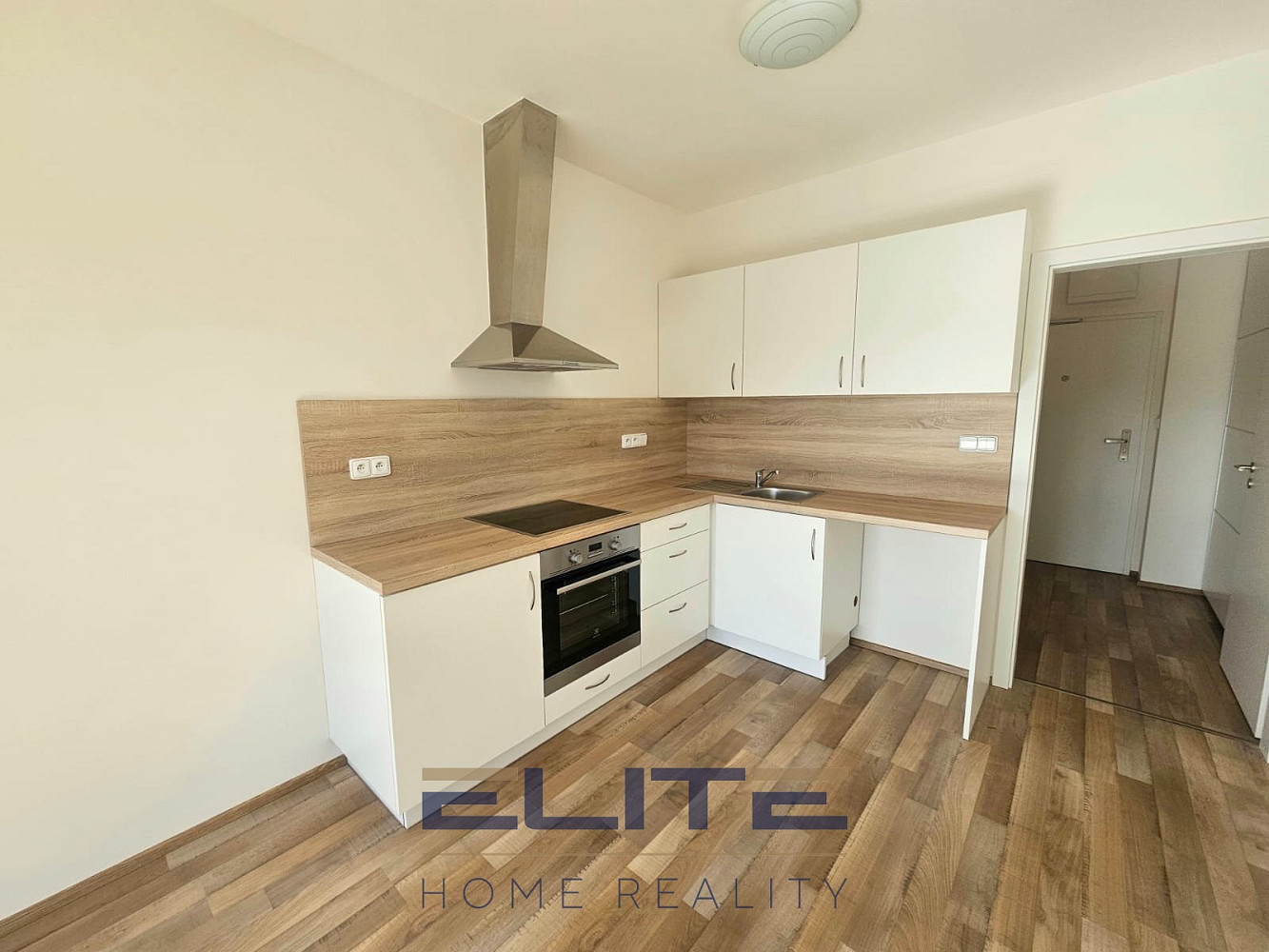 Pronájem bytu 1+kk 25 m² – fotografie 4