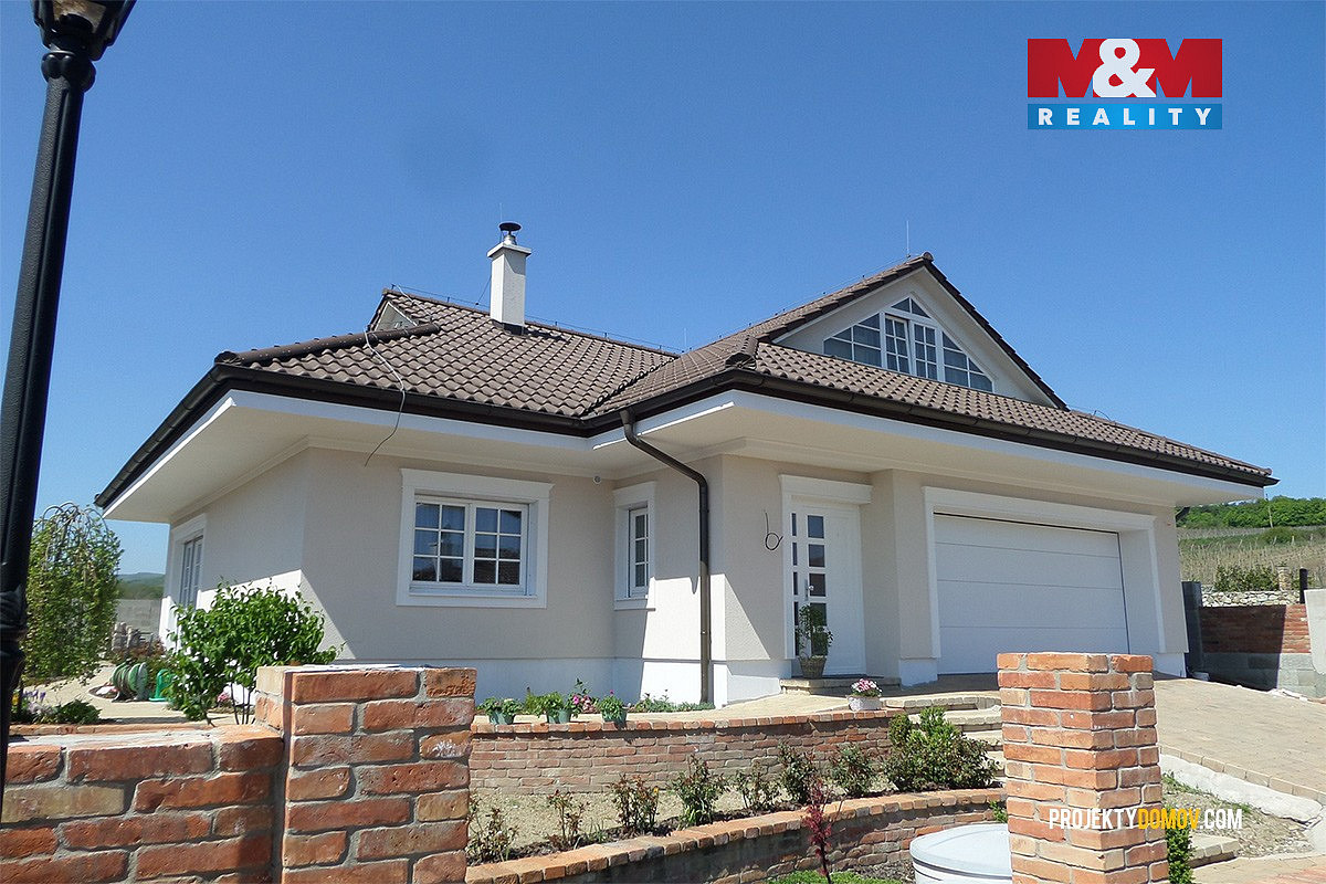 Prodej domu 235 m² s pozemkem 932 m² — photo 2
