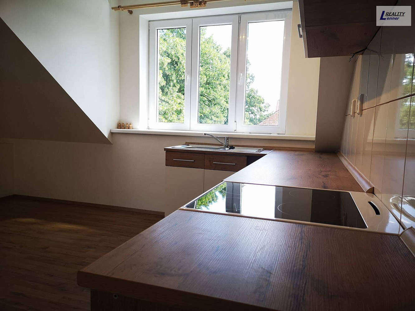 Pronájem bytu 2+kk 47 m² — photo 3