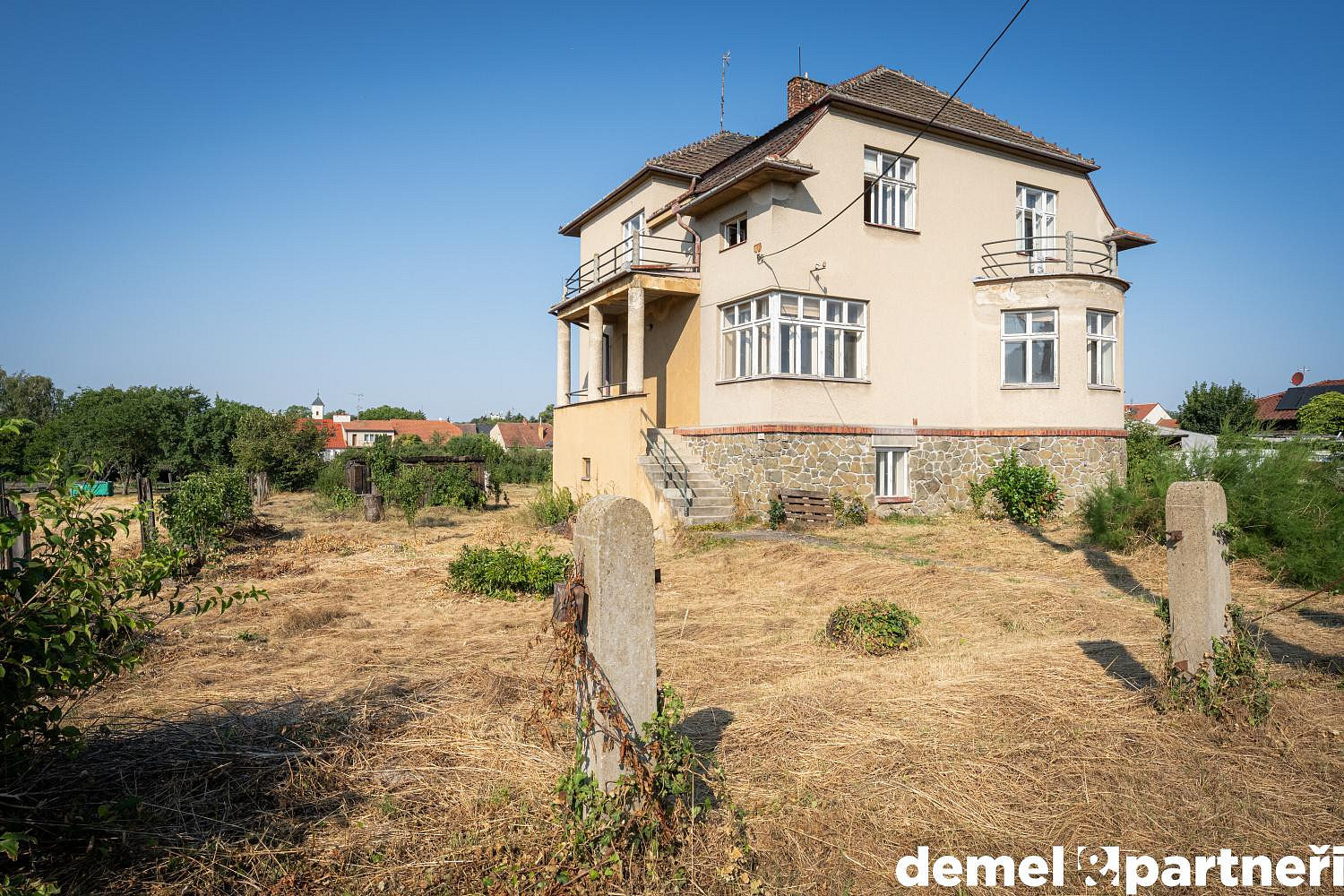 Prodej domu 309 m² s pozemkem 2 242 m²