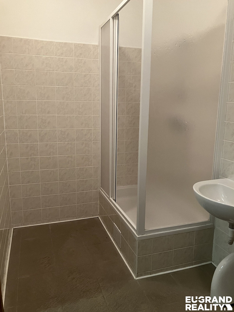 Pronájem kanceláře 94 m² – fotografie 5