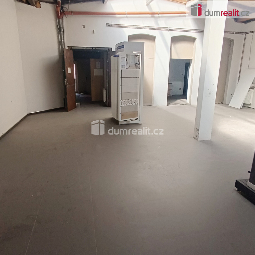 Prodej výrobních prostor 1 300 m² — photo 4