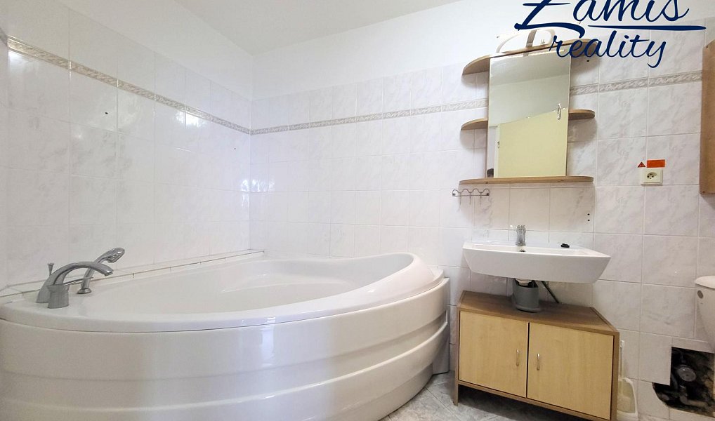 Prodej domu 400 m² s pozemkem 201 m², Kladno – náhled fotky 3