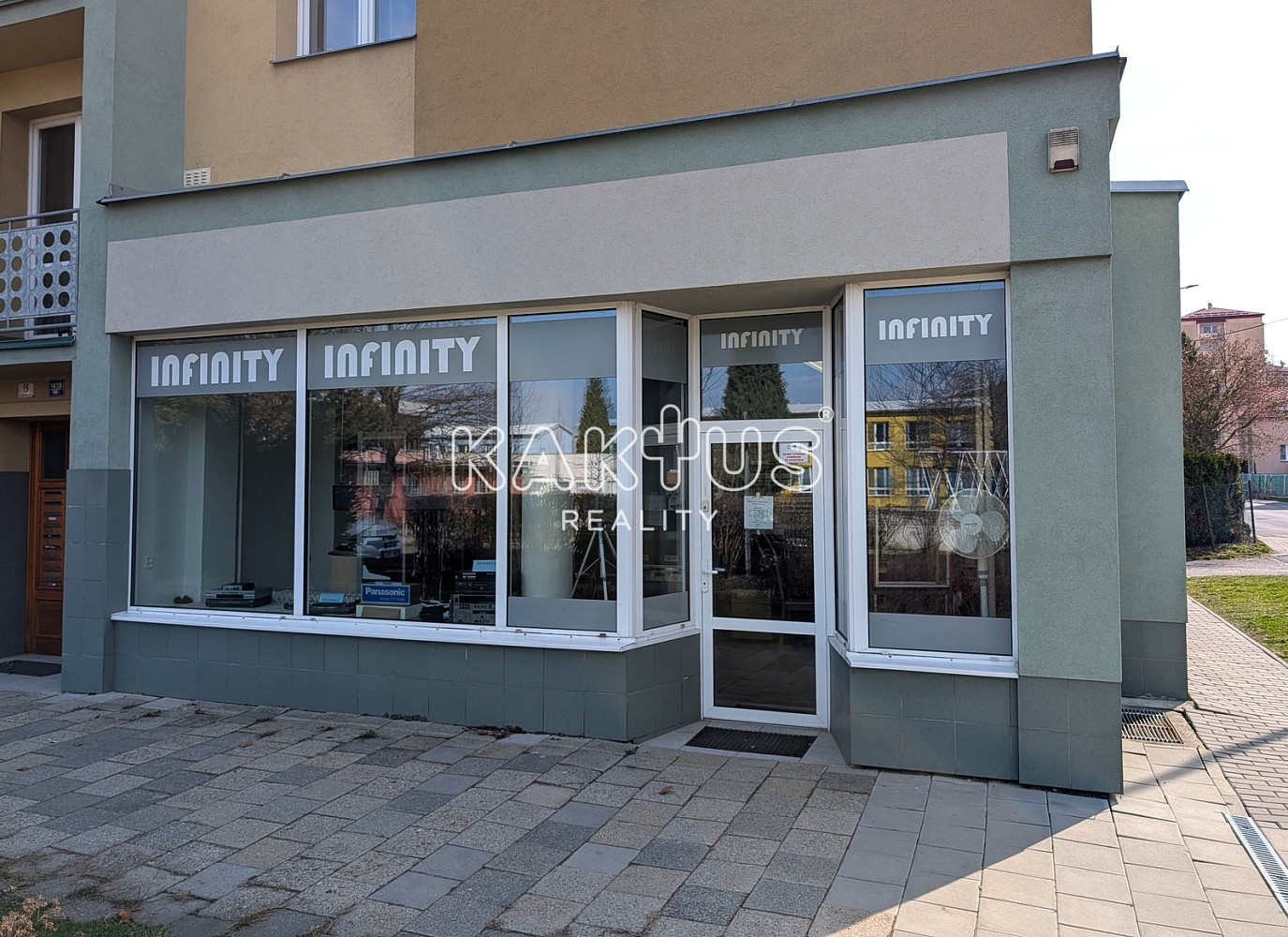 Pronájem obchodních prostor 53 m² — photo 3