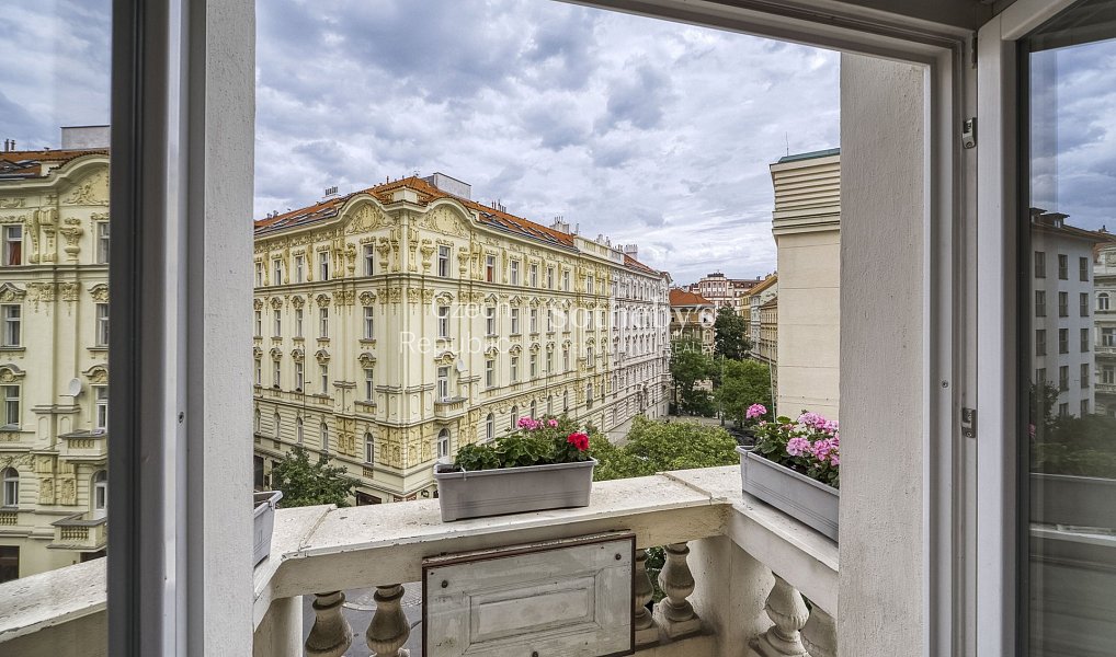 Prodej bytu 3+1 106 m², Praha – náhled fotky 2
