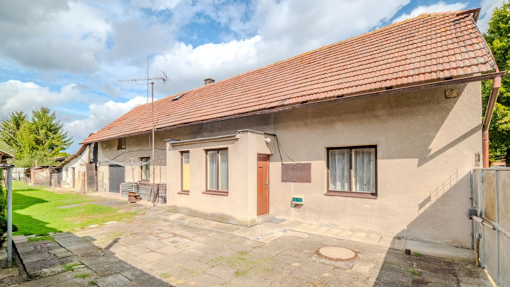 Prodej domu 74 m² s pozemkem 946 m² – fotografie 2