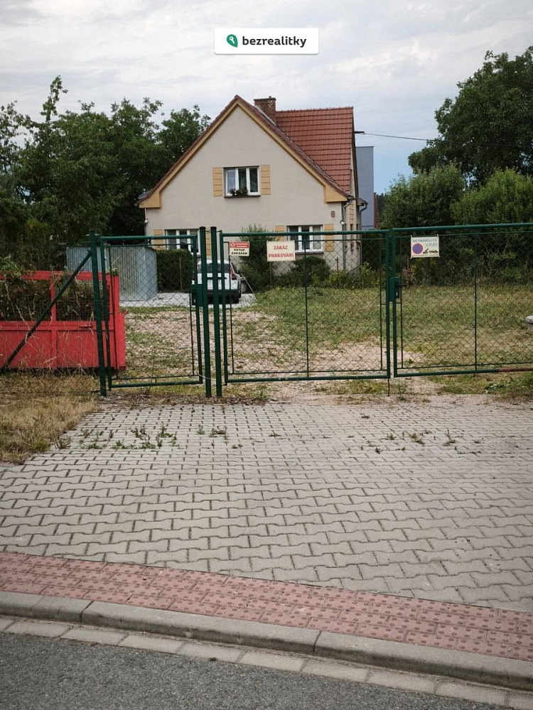 Prodej stavebního pozemku 835 m² — photo 2