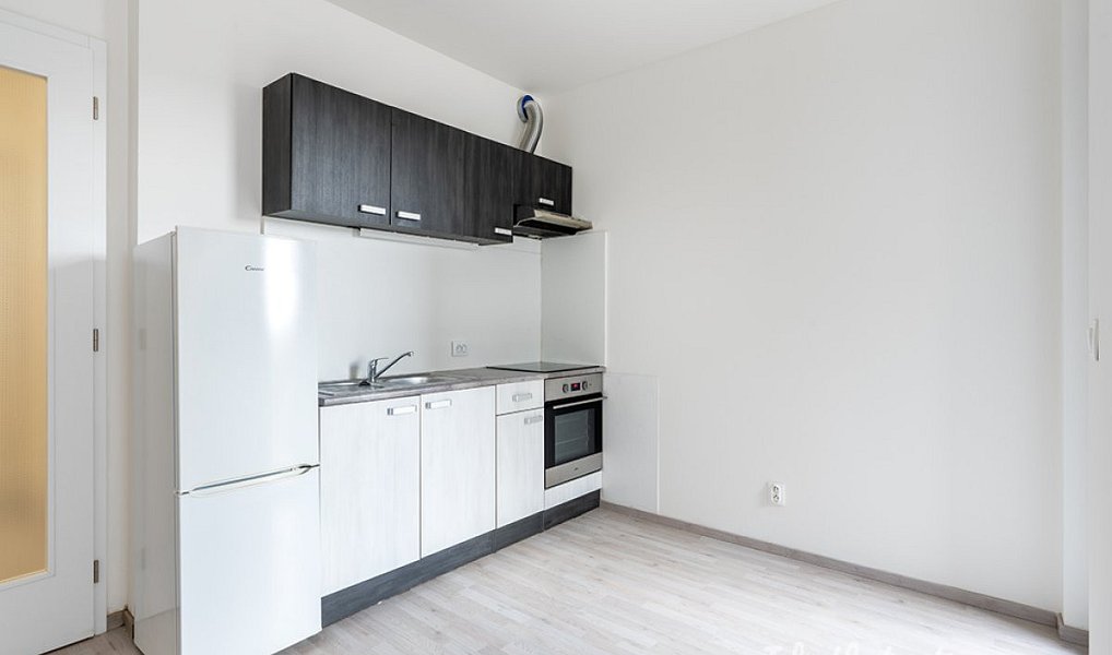 Pronájem bytu 1+kk 34 m², Praha – náhled fotky 2