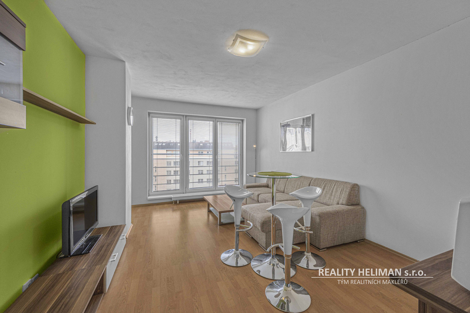 Pronájem bytu 1+kk 28 m² — photo 3