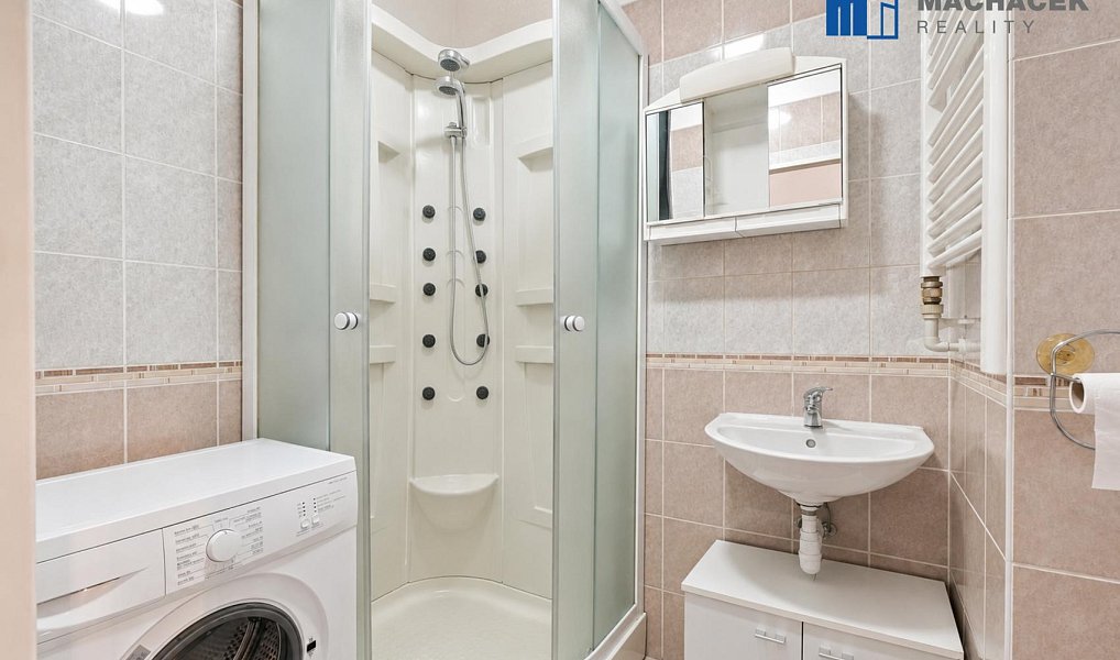 Prodej domu 350 m² s pozemkem 207 m², Dubí – náhled fotky 28