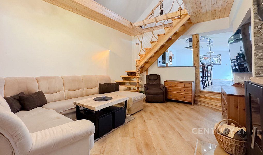 Prodej domu 310 m² s pozemkem 1 492 m², Kubšice – náhled fotky 3