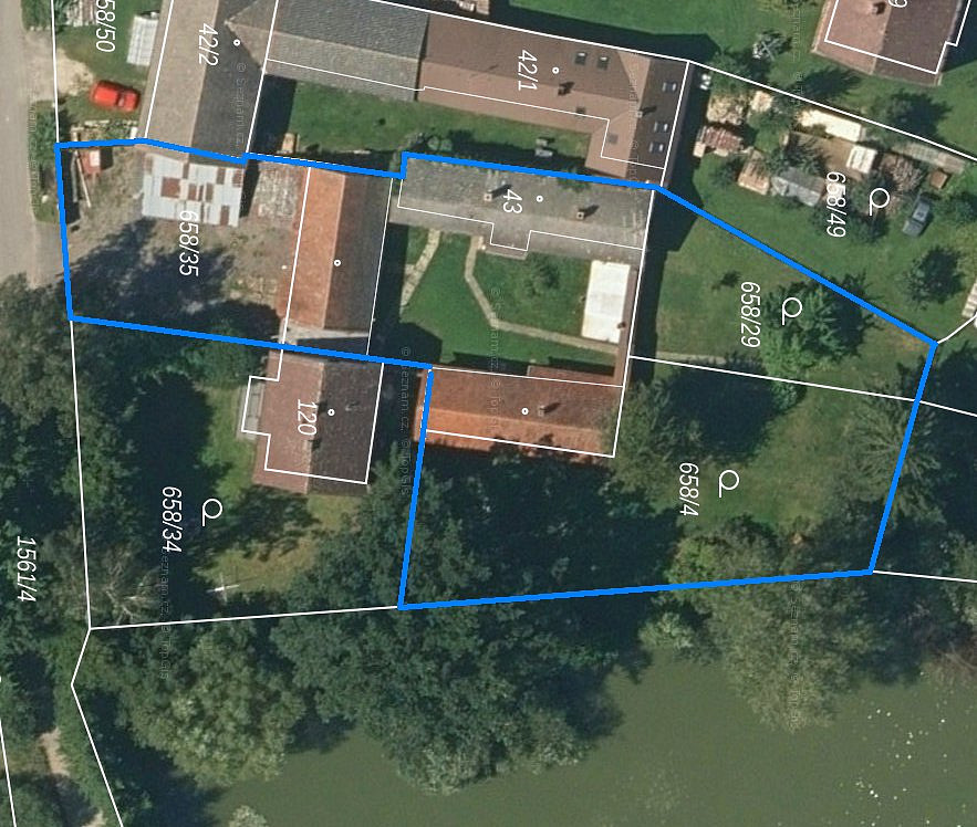 Prodej stavebního pozemku 1 906 m²