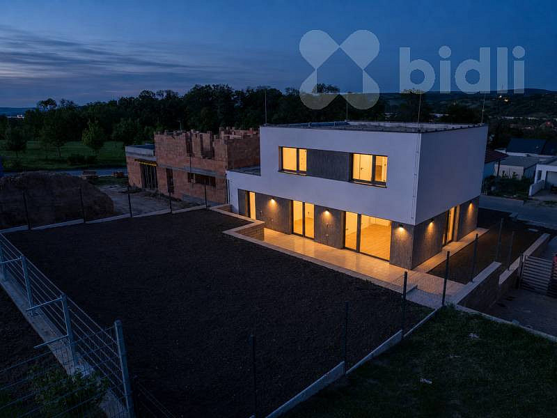 Prodej domu 155 m² s pozemkem 493 m² – fotografie 2