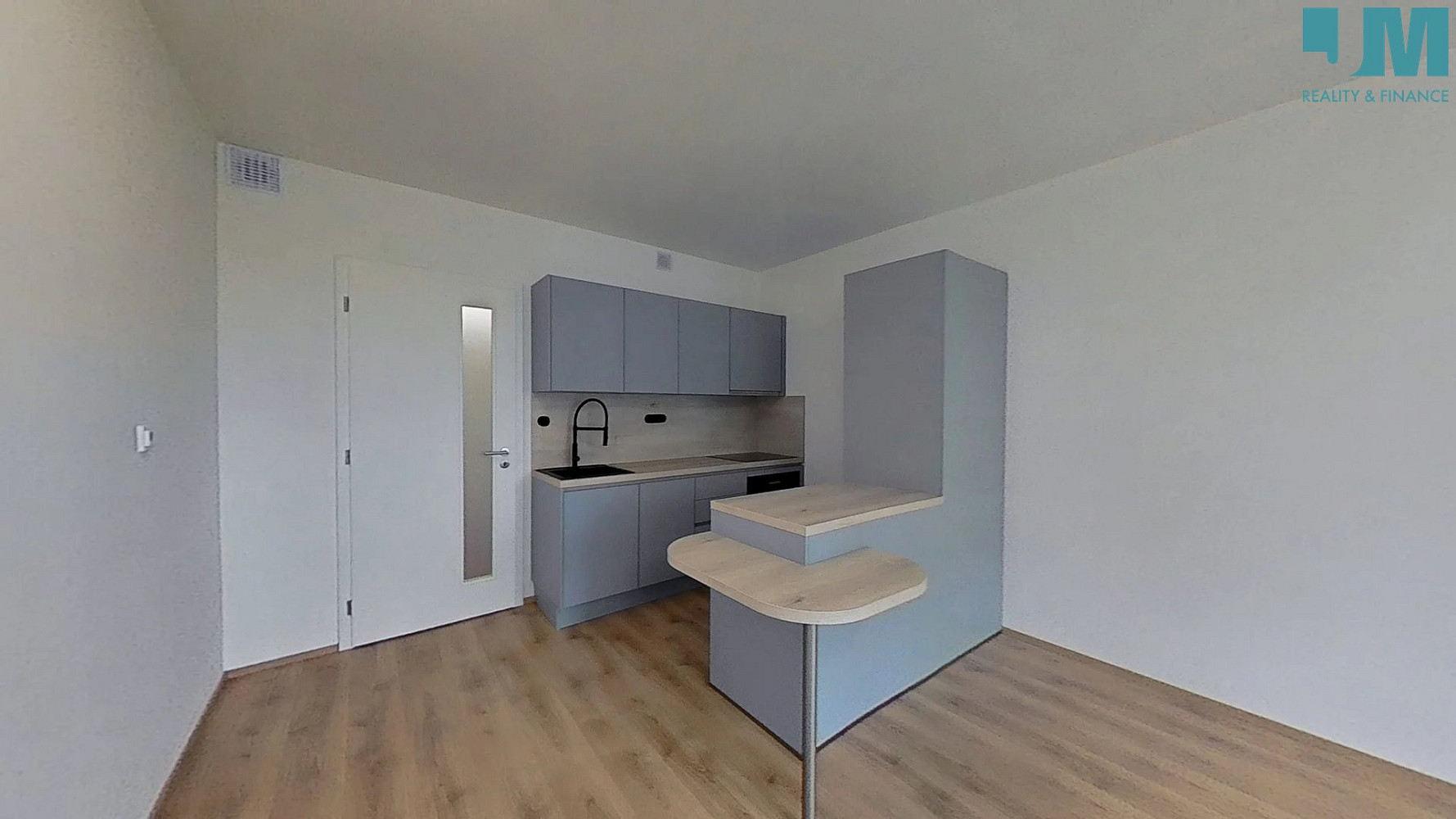 Pronájem bytu 1+kk 28 m² – fotografie 2
