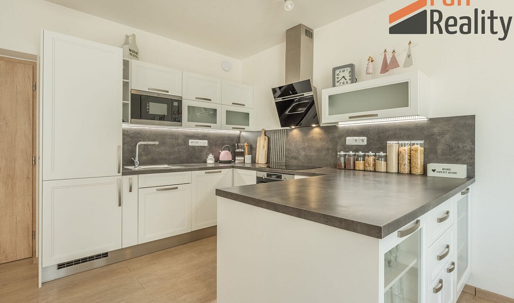 Prodej bytu 2+kk 200 m², Jesenice – náhled fotky 4