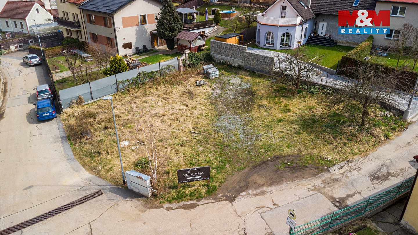 Prodej stavebního pozemku 495 m² – pohled 3