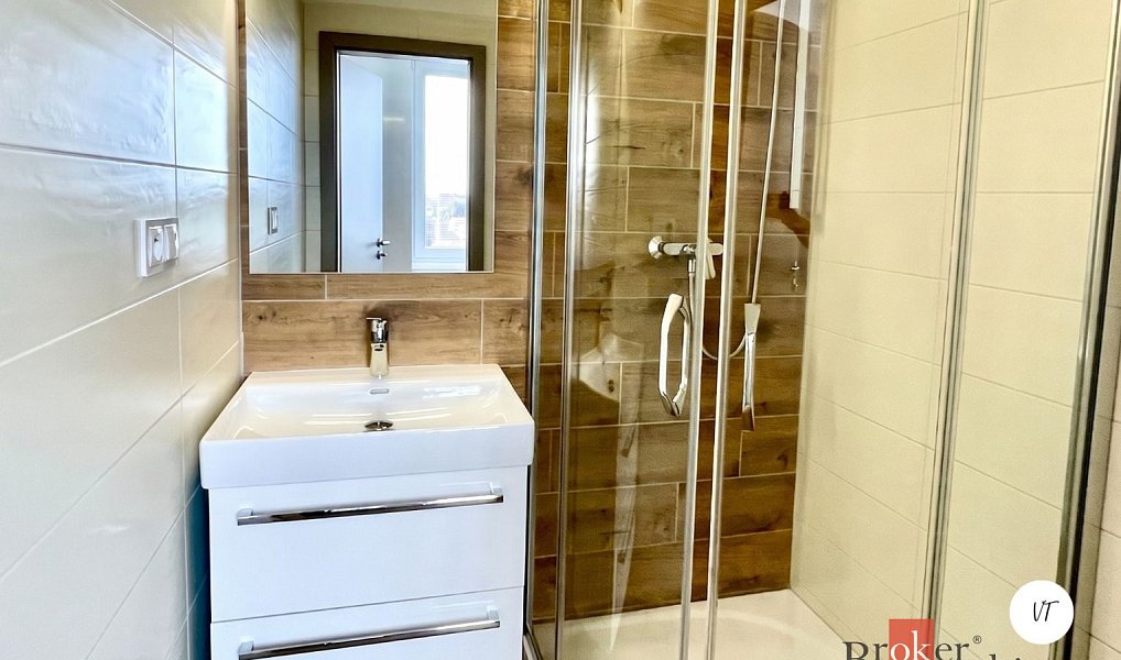 Pronájem bytu 1+1 43 m², Zliv – náhled fotky 9