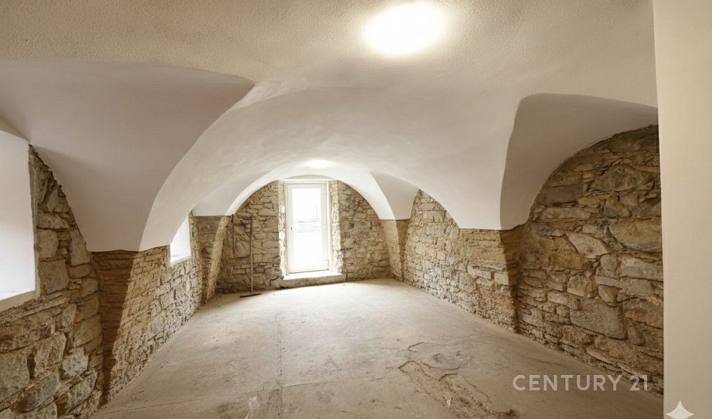 Úžasný sklepní prostor ve Vimperku včetně parkovacího stání, Vimperk – náhled fotky 3