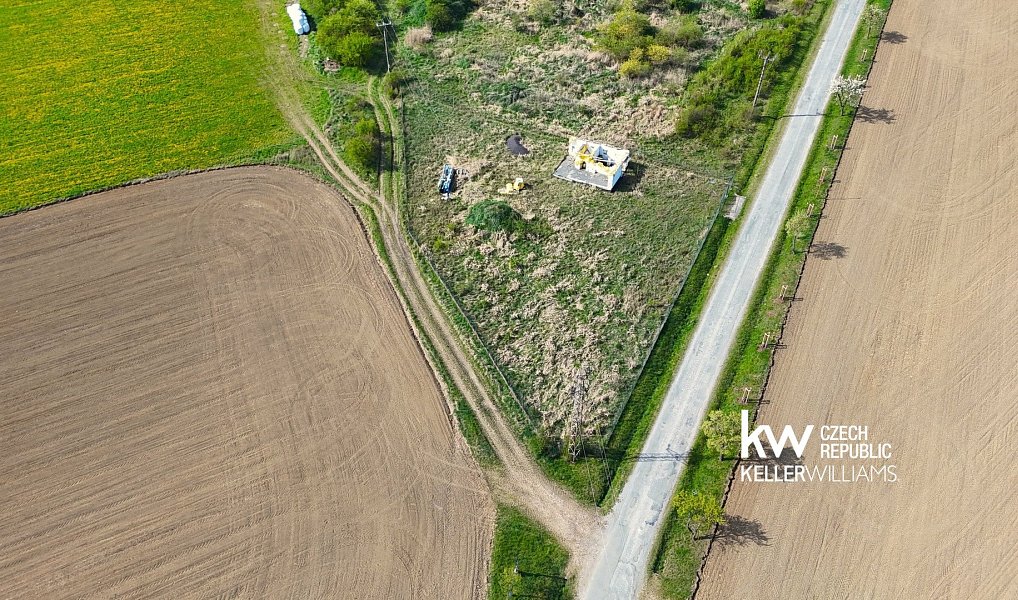 Prodej zahrady 1 652 m², Suchomasty – náhled fotky 10
