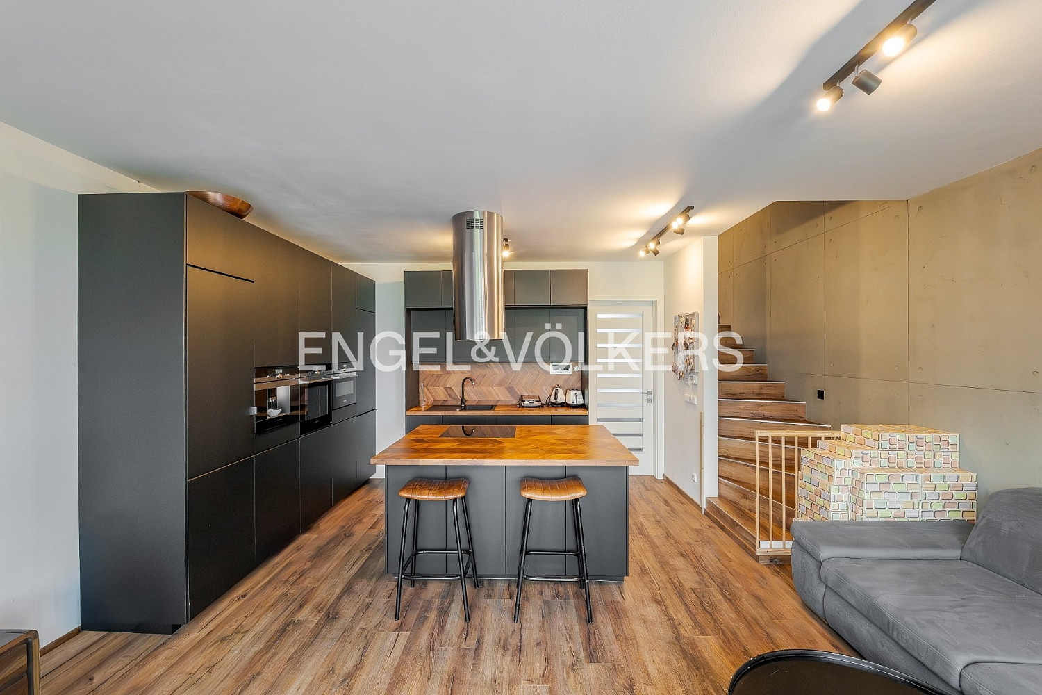 Prodej domu 197 m² s pozemkem 255 m² — photo 3