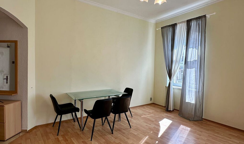 Pronájem bytu 2+1 74 m², Karlovy Vary – fotka 1 z 13