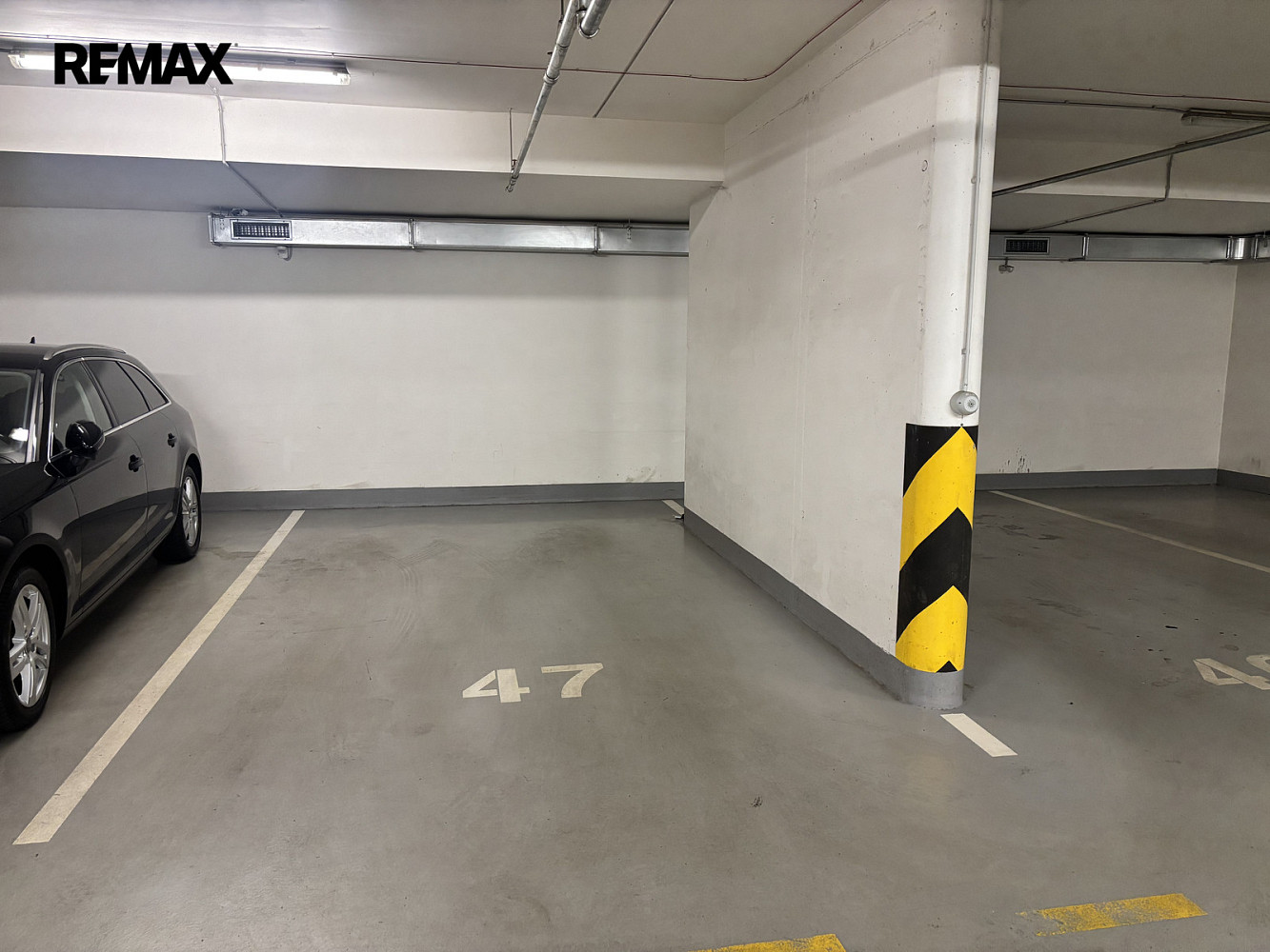 Pronájem garážového stání 15 m2, praha 8- palmovka