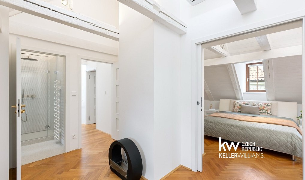 Prodej bytu 6+kk 231 m², Praha – náhled fotky 29