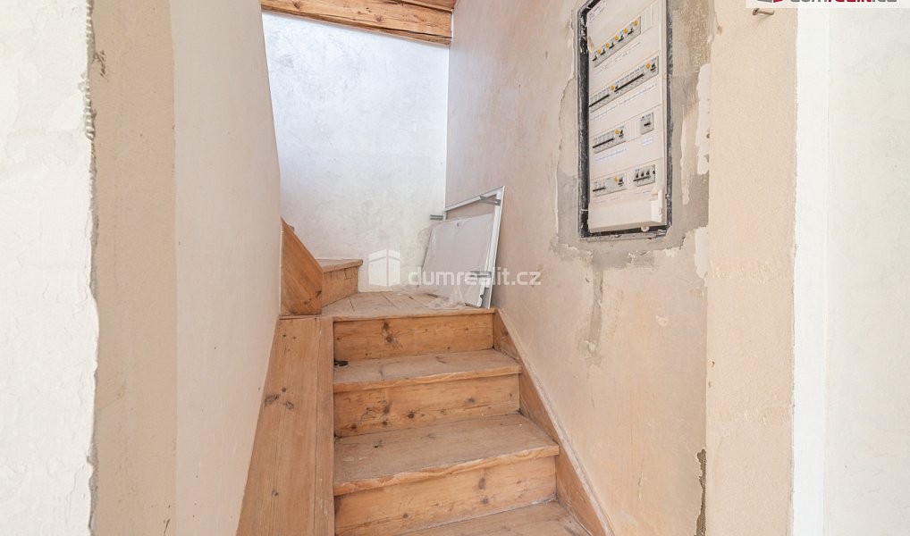 Prodej domu 300 m² s pozemkem 888 m², Sadov – náhled fotky 14