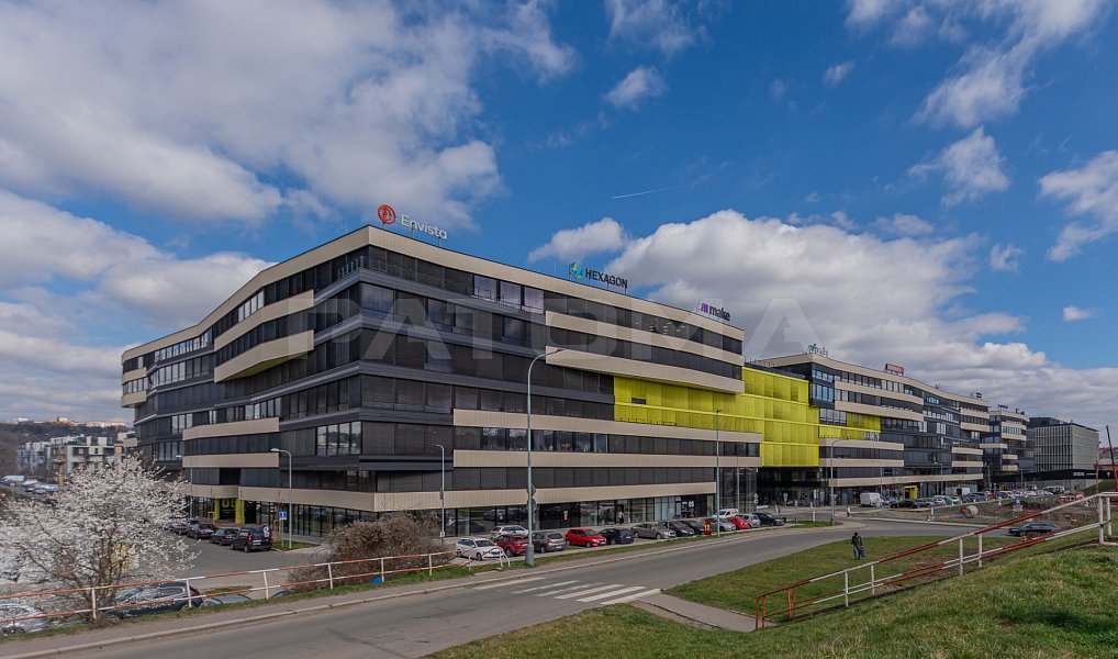 Pronájem kanceláře 330 m², Praha – náhled fotky 2