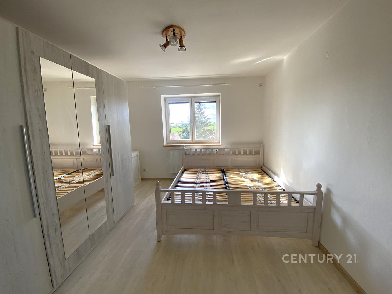 Pronájem bytu 3+kk 55 m² – fotografie 2