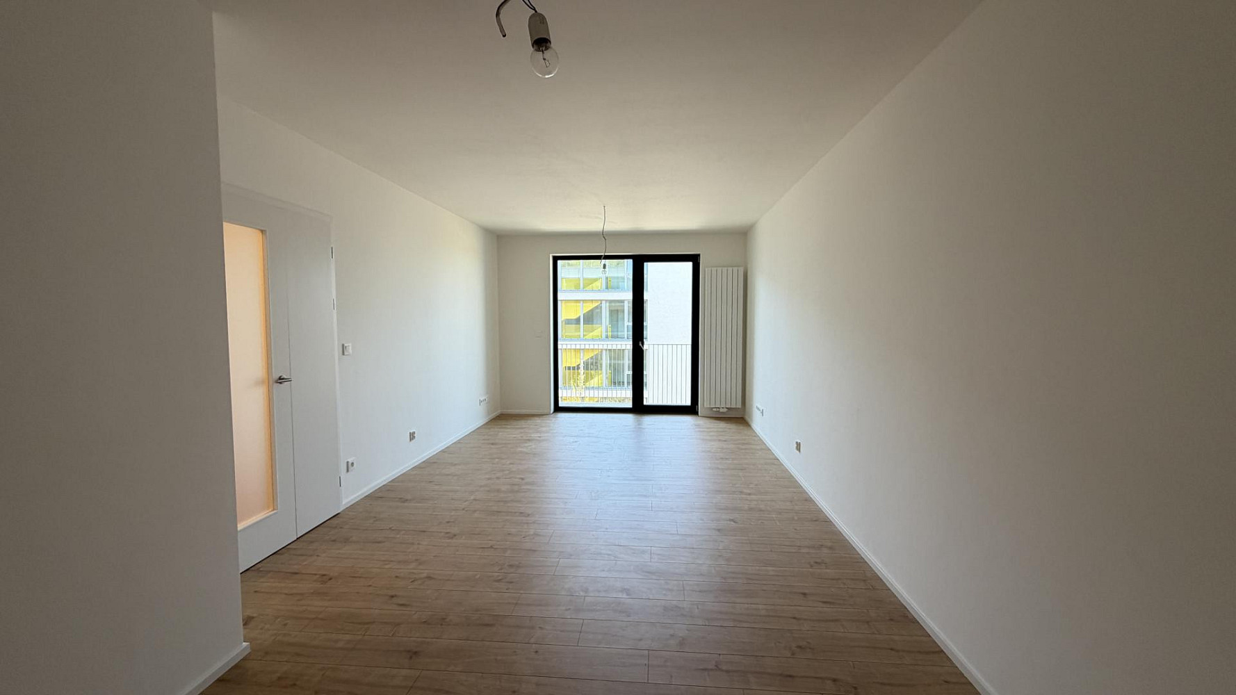 Pronájem bytu 2+kk 57 m² – fotografie 3
