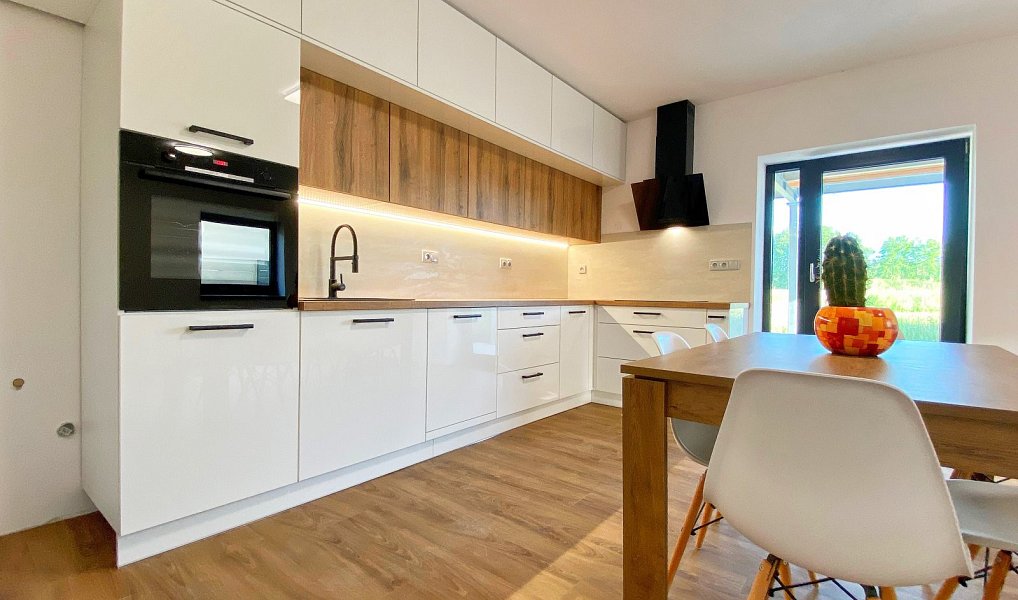 Prodej bytu 4+kk 87 m², Jindřichův Hradec – náhled fotky 9