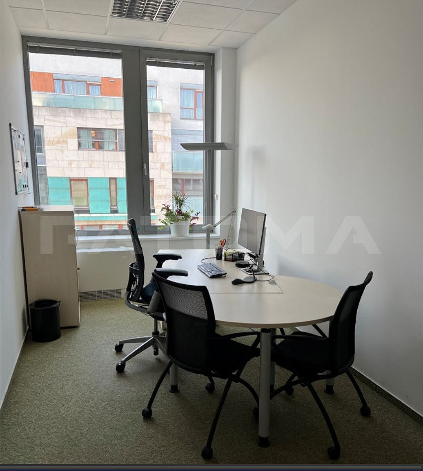 Pronájem kanceláře 430 m² – fotografie 4