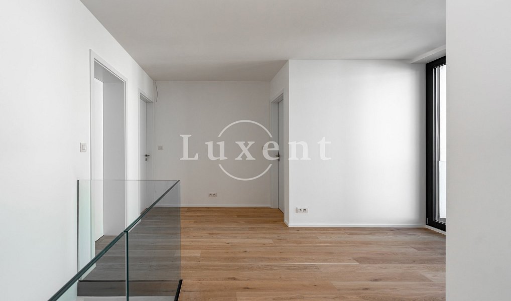 Prodej domu 350 m² s pozemkem 1 069 m², Velké Popovice – náhled fotky 11