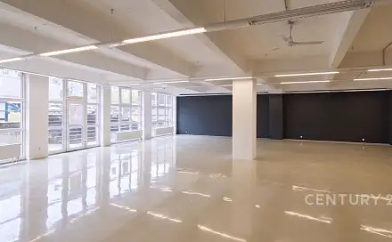 Pronájem obchodních prostor 162 m²