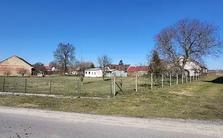 Prodej stavebního pozemku 2 100 m², Moravské Budějovice, okres Třebíč