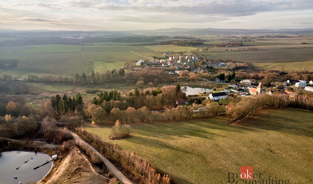 Prodej stavebního pozemku 3 662 m², Milhostov – náhled fotky 8