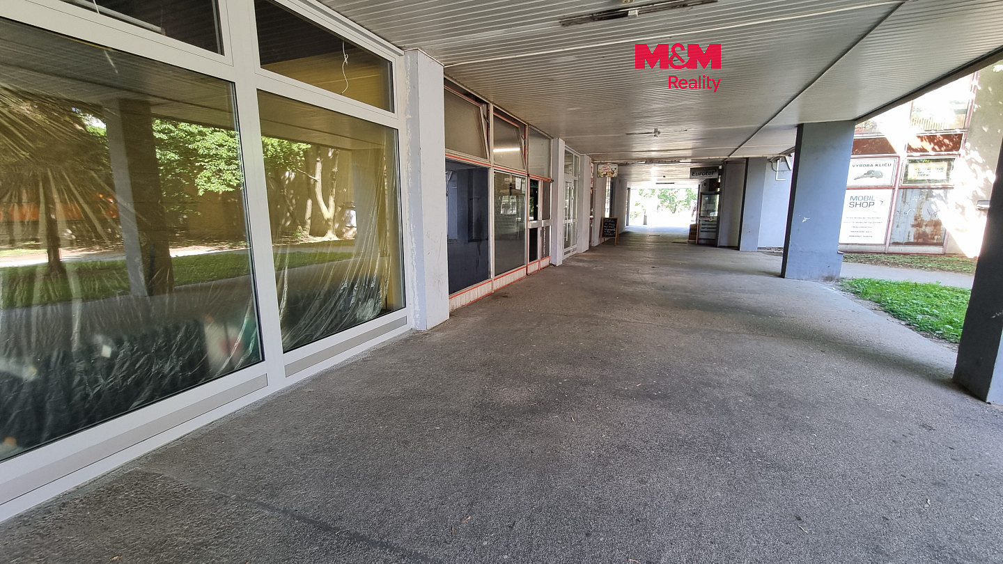 Pronájem obchodních prostor 156 m²