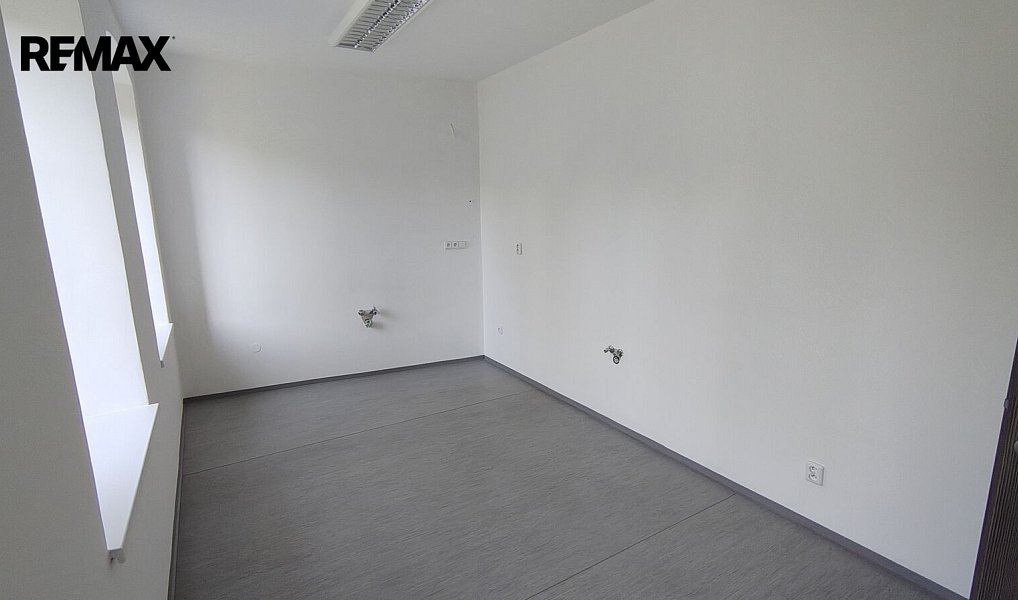 Pronájem kanceláře 229 m², Děčín – náhled fotky 9