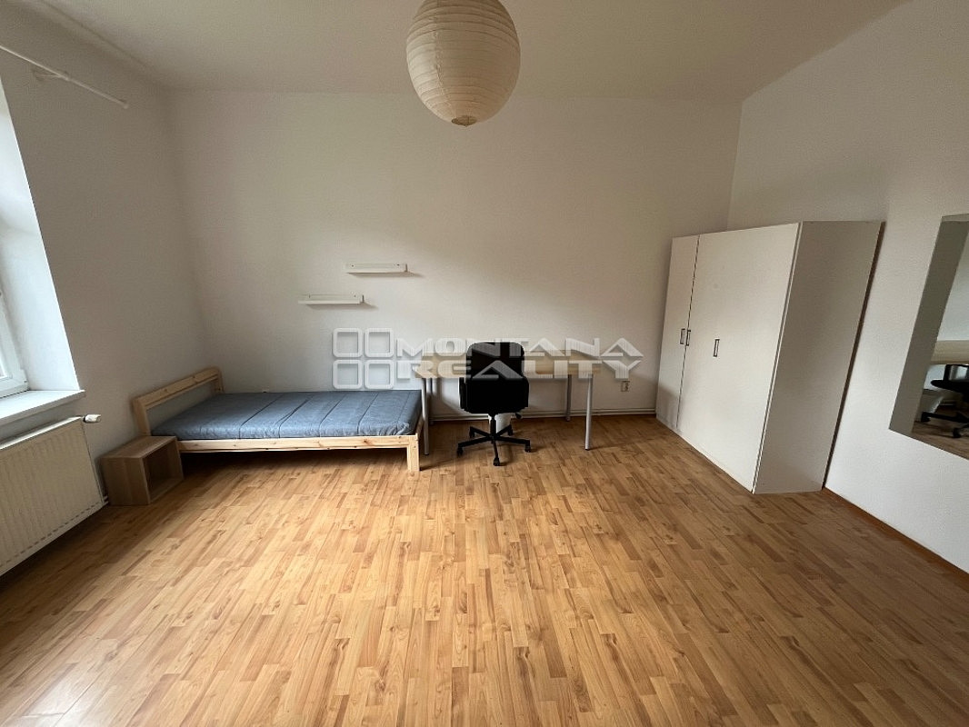 Pronájem bytu 3+1 86 m² – pohled 2